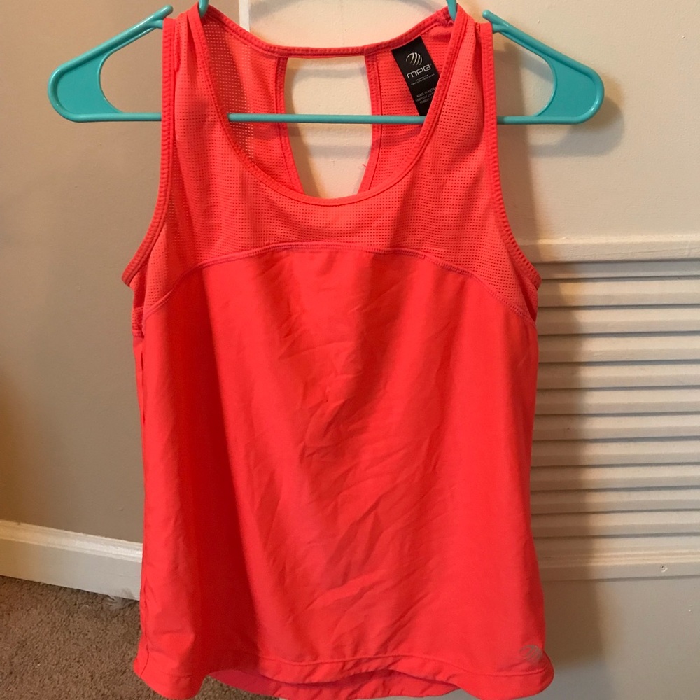 Breathable workout shirt